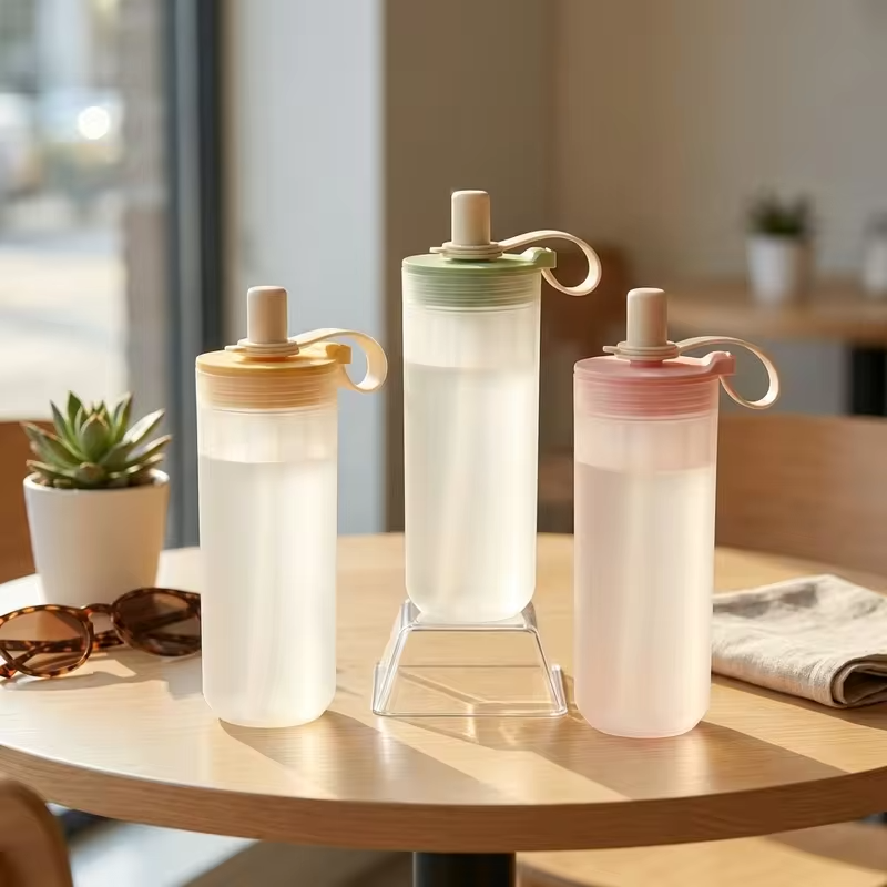 350/550ML Plastic Drinking Bottle With Handle&Straw Travel Sport Water Bottle For Juice Beverage Portable Tumbler For Students